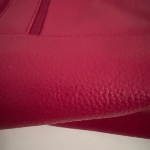 Tory Burch Pebbled Leather Tote Bag in Raspberry / Magenta Pink - Picture 8 of 10